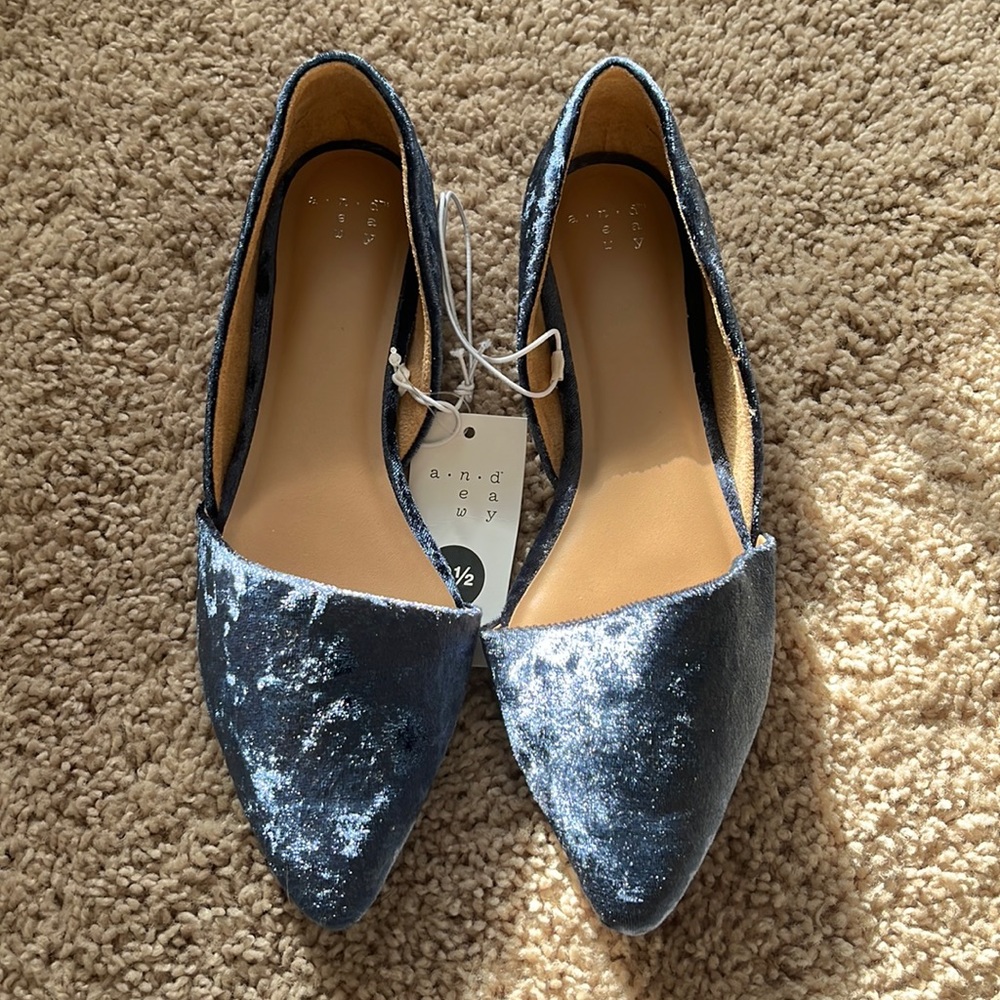 Women’s flats